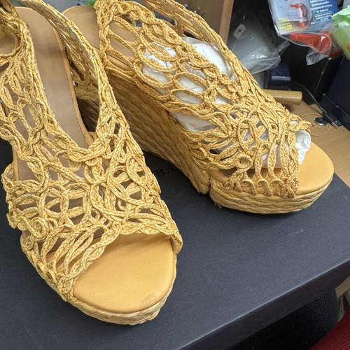 Paloma Barceló platform sandals like new, beige, size 39