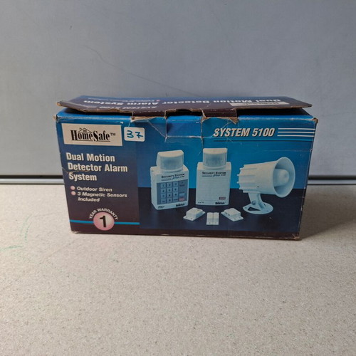 HomeSafe System 5100 alarm system with dual motion detectors and siren new