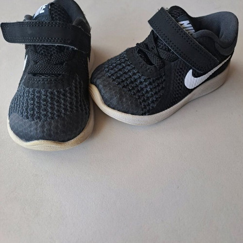 Nike shoes used size 19.5 baby black