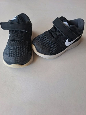 Nike shoes used size 19.5 baby black