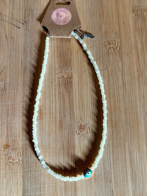 Necklace To Fylachto tou Fotos like new, white