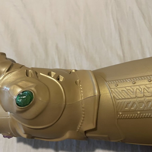 Marvel Avengers Thanos Infinity Gauntlet electronic glove Hasbro