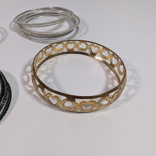 Set of 4 bracelets used
