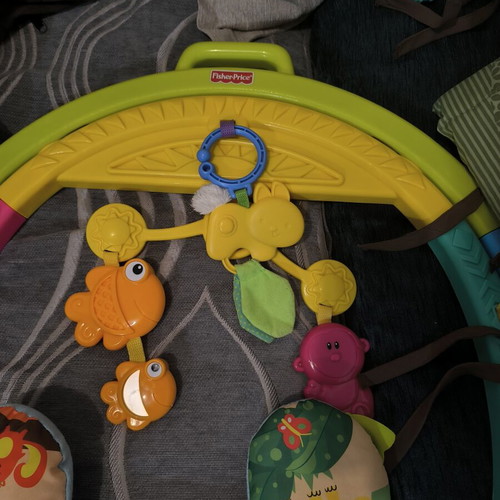 Baby set like new with 2 gyms and crib bumper