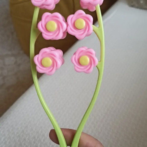 Facial massager new, flower-type roller for V-shaped face tightening