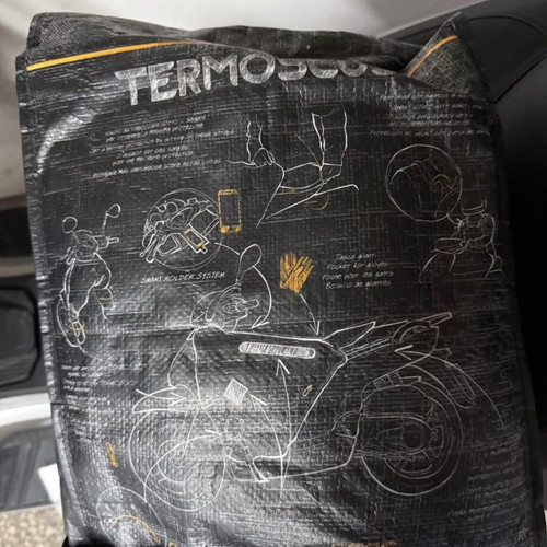 Tucano Urbano Termoscud R211X leg cover for Kymco X-Town CT 125/300