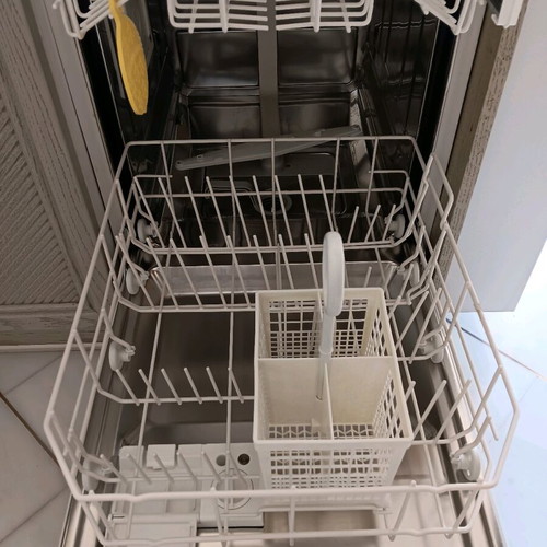 Neff Built-in Dishwasher like new 45 cm with wooden door