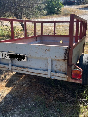 Τρέιλερ μεταχειρισμένο με χαρτιά και καινούργιο εμπρός εξάρτημα