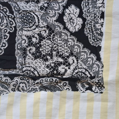 Printed black and white pants like new, size M
