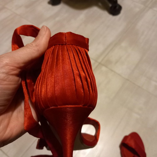 Primadonna red satin sandals used, size 37