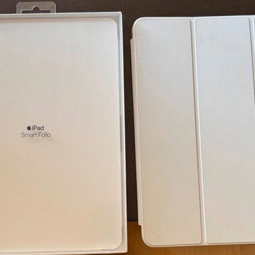 iPad Pro 11 folio like new, 1st and 2nd generation