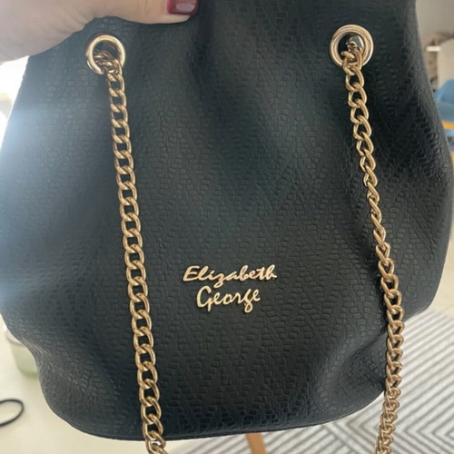 Black shoulder bag like new with chain