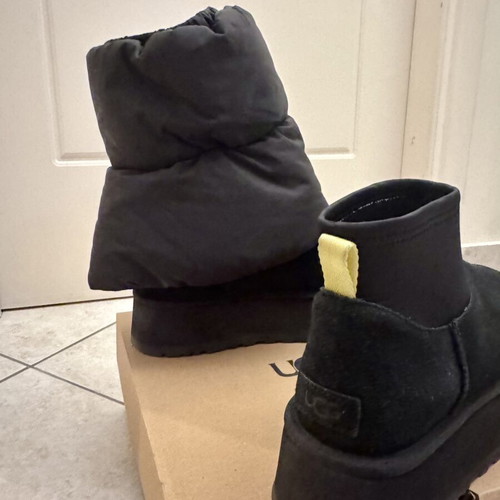 Ugg Classic Mini Platform Puffer Boots like new, black, EU 41