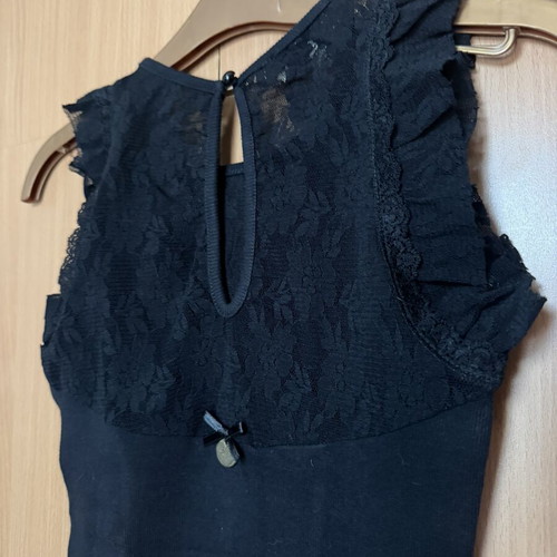 Lynne fitted ribbed blouse with lace, like new, size M