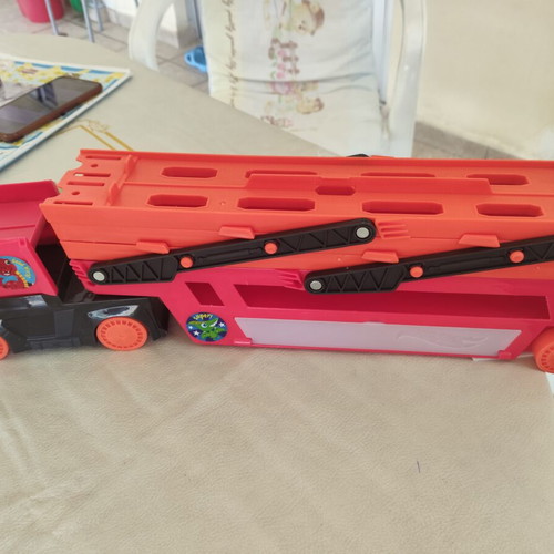 Hot Wheels Truck Garage six-level playset like new