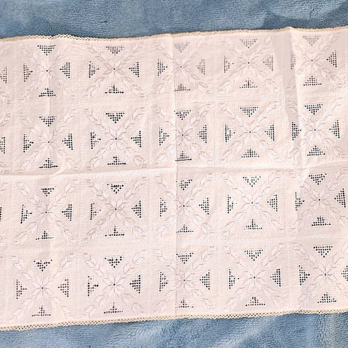 Hardanger embroidery set of 2 pieces like new, ecru