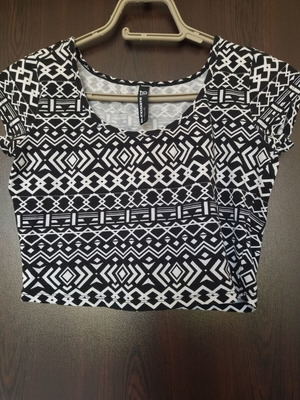 Blinddate women's top like new, size S, black and white