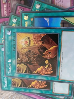 Yu-Gi-Oh Structure Deck Blue-Eyes White Destiny like new