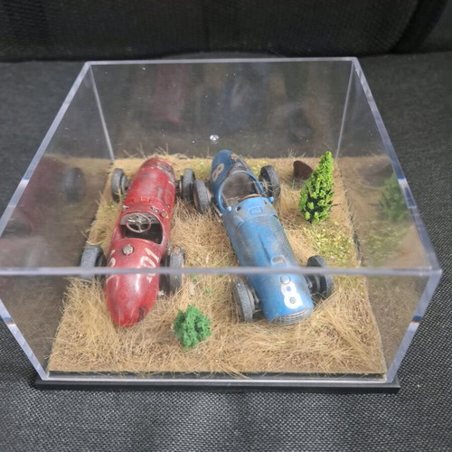 Handmade diorama with legendary Ferrari F1 models 1:43 new