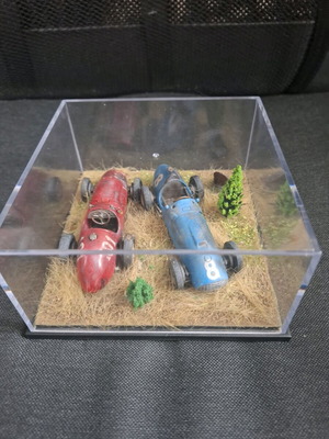 Ръчно изработена диорама с легендарни Ferrari F1 модели 1:43 нова