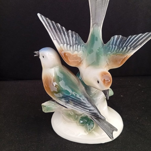 Vintage porcelain figurine "Birds" by Lippelsdorf Porzellan GDR like new