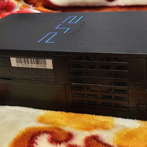 PlayStation 2 Fat console used without controller