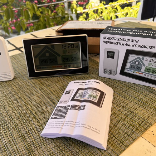 Wireless Weather Station with Thermometer and Hygrometer like new