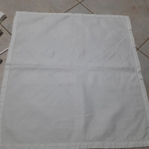 Woven dinner napkins set of 6, like new, white 48x44 cm