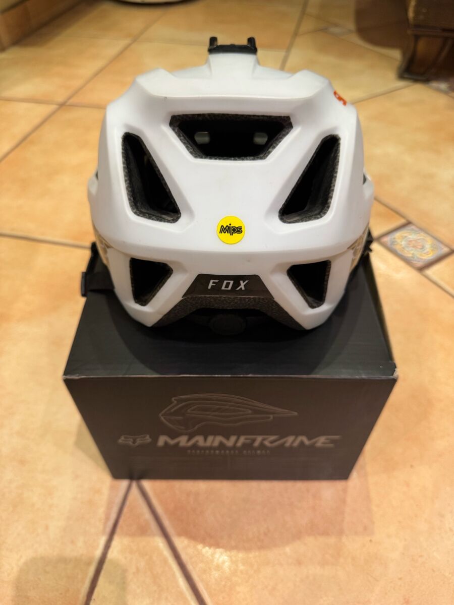 Fox Mainframe MIPS helmet like new - € 40,00 - Vendora.cy