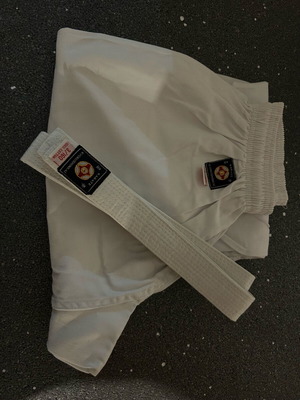 Karate Kyokushinkai pants like new, size 46, 100% cotton with belt