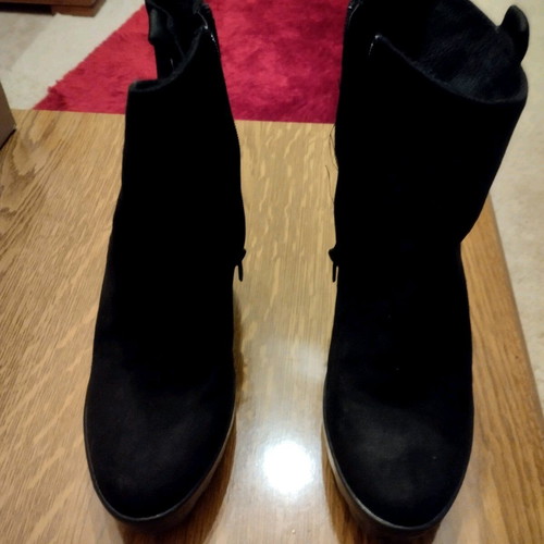 Amisu suede ankle boots like new, size 39, black