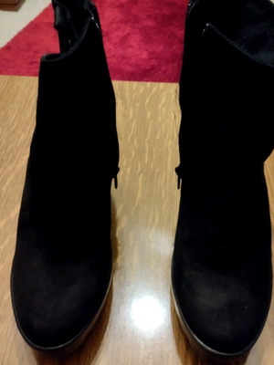 Amisu suede ankle boots like new, size 39, black