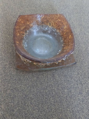 Glass decorative pieces like new, set of 2 for treats