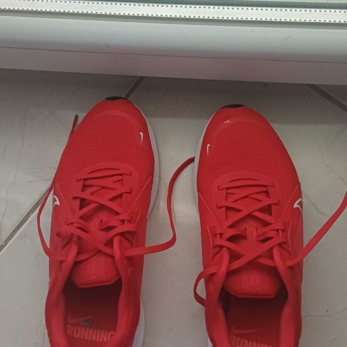 Nike Quest 5 women's athletic shoes like new, red, size 40.5