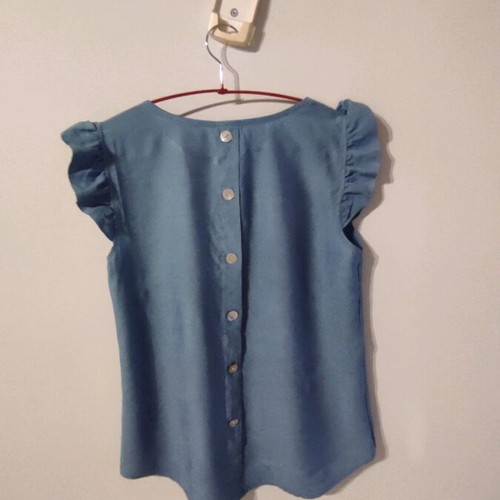 Top in beautiful blue, like new, size M