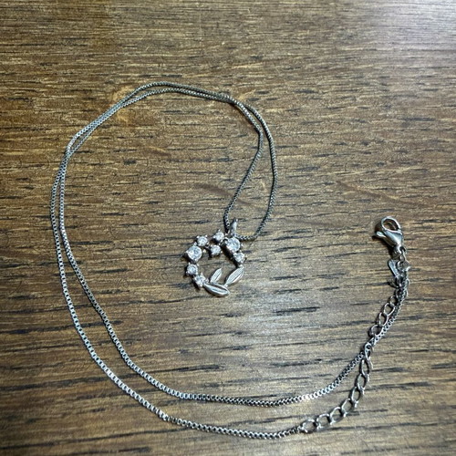 Silver necklace with zircon leaf details, new