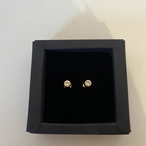 Earrings set like new, gold tone and silver
