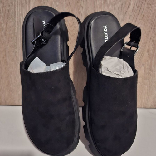 Yourturn men's black sandals clogs size 46 like new