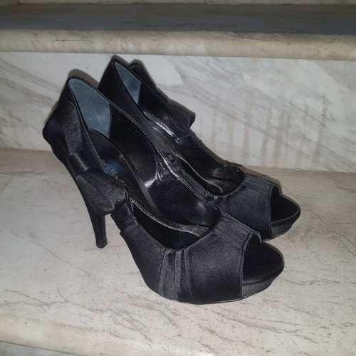 Satin heels with side bow Tsakiris Mallas like new, black, size 36