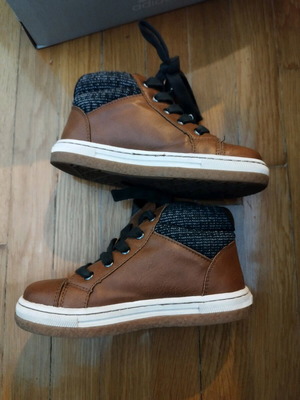 Mod8 boys' brown boots size 26 like new