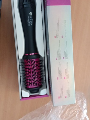 Hot Air Brush new, ideal for styling and drying hair