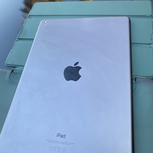 iPad 9th Generation 64 GB used