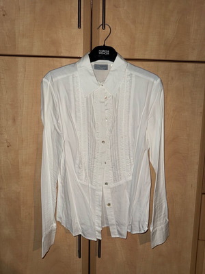 Laura Clement White Shirt Size M like new