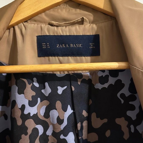 Zara trench coat used with printed lining and satin texture size M