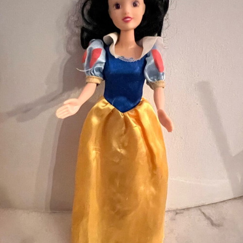 Disney Princess Snow White doll Simba Toys used, very good condition