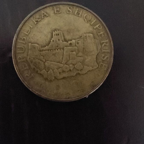 Albania 10 Lekë coin used, brass-plated steel 2018