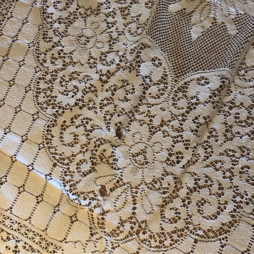 Vintage ecru tablecloth 150x200cm machine lace used
