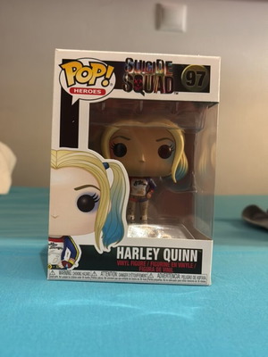 Funko Pop Harley Quinn vinyl figure like new
