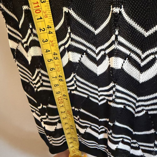 Esprit Collection knitted midi dress size L like new, black and white zigzag