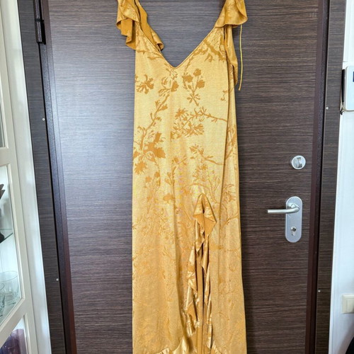Dress mustard color like new, open front and back, size L
